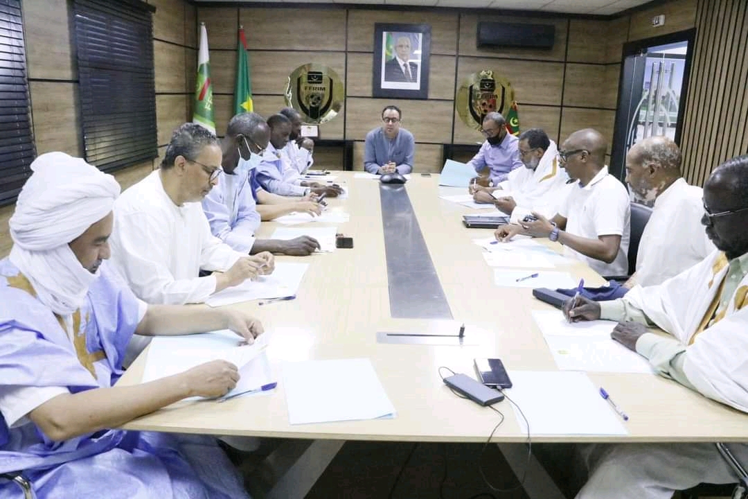 اللجنة التنفيذية للأتحاد الموريتاني لكرة القدم خلال اجتماعها (FFRIM)